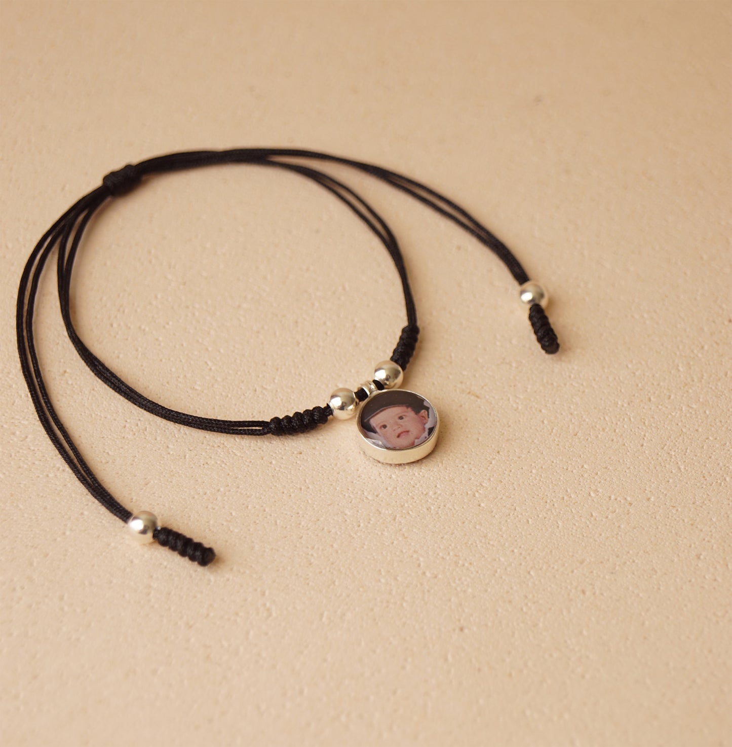 Pulsera de hilo doble fotografía