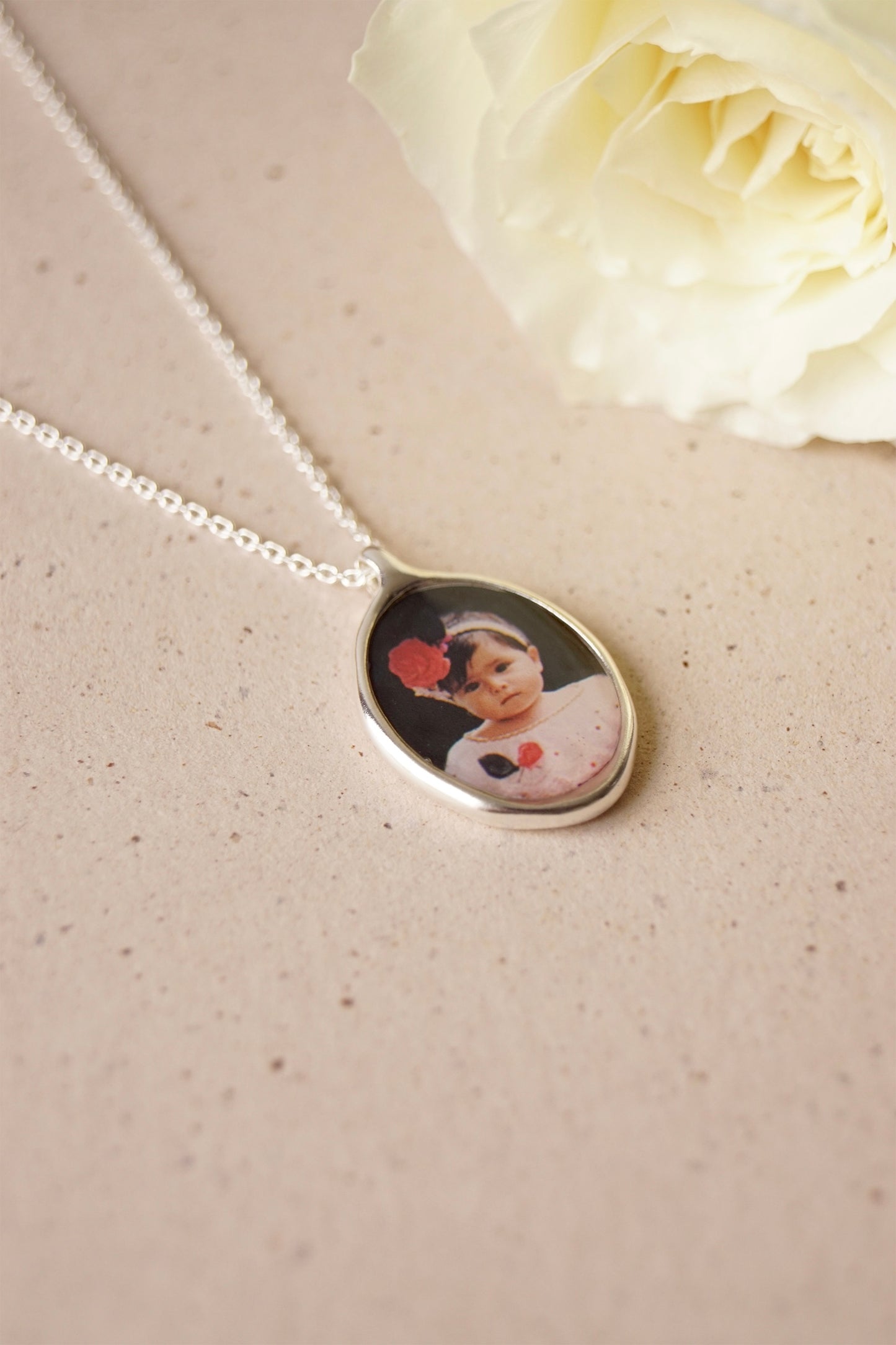 Collar Gretel doble fotografía